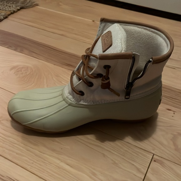 Sperry Waterproof boots size 10 M like new worn twice - Picture 3 of 6